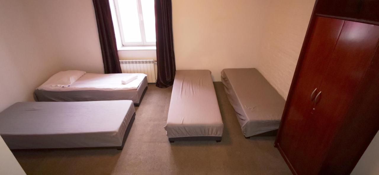Hostel NIEDZWIADEK Warschau Exterior foto